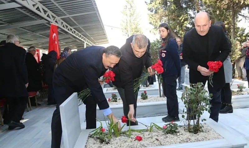 1 Mart Üsküdar Vapur faciasında şehit olan 392 kişi, büyük felaketin 67. yılında Gölcük’te düzenlenen anma töreninde bir kez daha hüzünle yâd edildi
