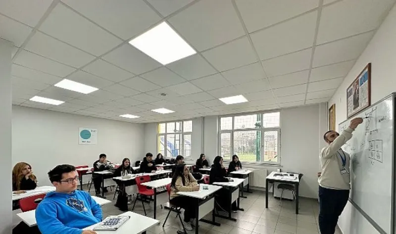 Bakırköylü Gençler Ücretsiz LGS ve YKS Kursları ile Geleceğe Hazırlanıyor