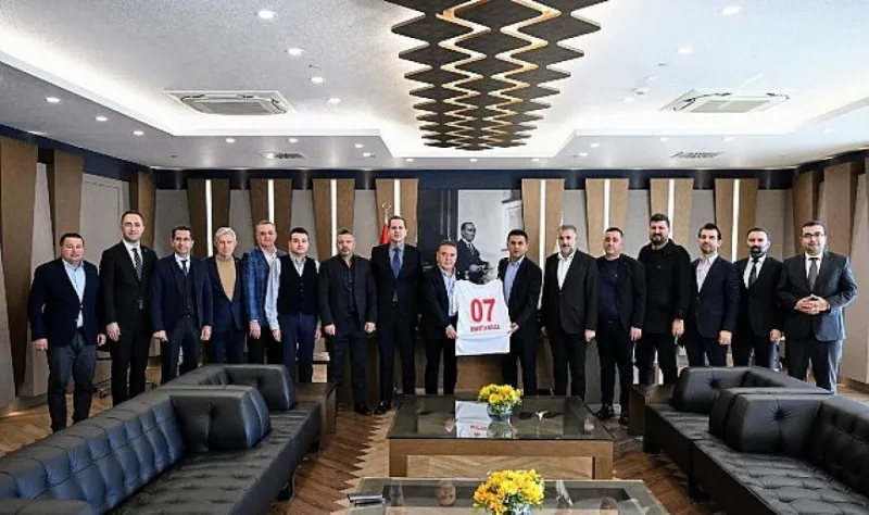Başkan Böcek’e Antalyaspor’un yeni yönetiminden ziyaret