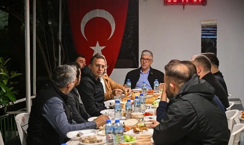Başkan Eşki sahurda minibüsçülerle buluştu   
