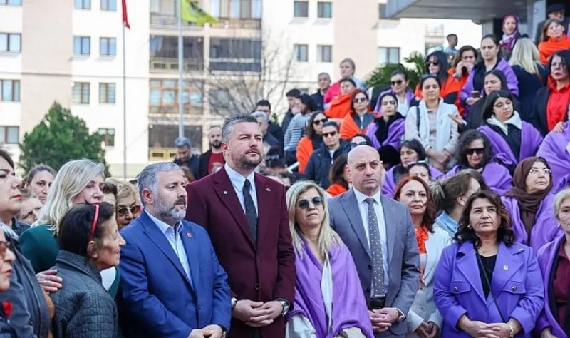 Buca’da balonlar gökyüzüne kadın emeği için yükseldi