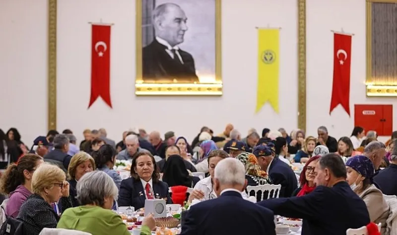 Buca’da şehit aileleri, gaziler ve yakınları için iftar düzenlendi