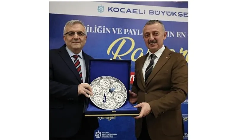 Büyükakın, Fransa dönüşü  sağlık çalışanlarıyla iftar yaptı
