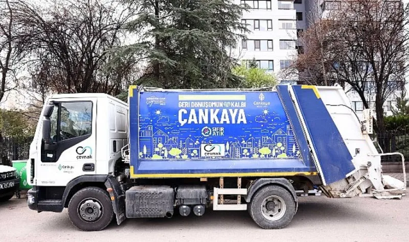 Çankaya’da tekstil atıkları için yeni kumbaralar hizmete sunuldu.