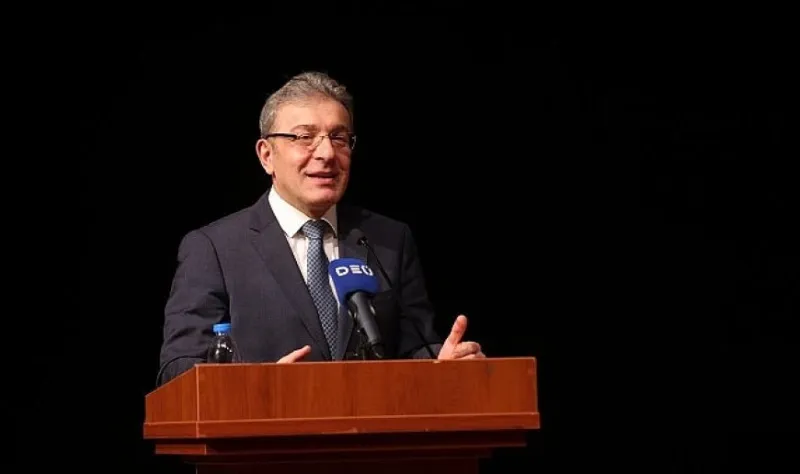 DEÜ’DE Tiyatro Coşkusu: Muhsin Ertuğrul ve Suat Taşer Ödülleri Sahiplerini Buldu