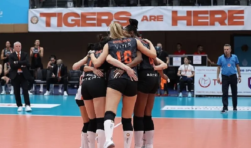 Eczacıbaşı Dynavit, VakıfBank’ı konuk etti