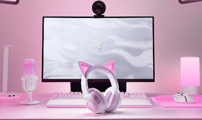 İkonik kedi kulaklı kulaklık şimdi beyaz renkte: Razer Kraken Kitty V2 White Edition duyuruldu!