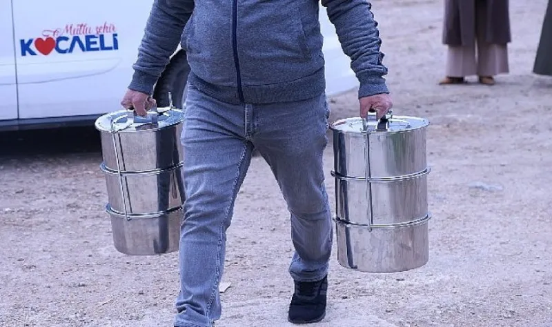 KO-MEK Hurması, Ayşe Teyze’ye yardım elini uzattı