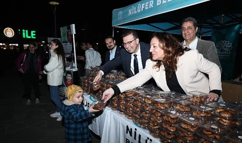 Nilüfer Belediyesi’nden Kadir Gecesi’nden kandil simidi ikramı