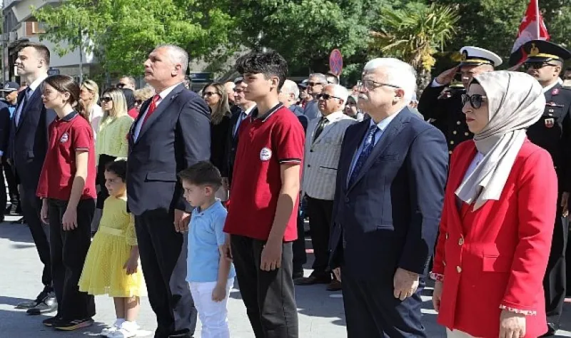 23 Nisan Ulusal Egemenlik ve Çocuk Bayramının 105.Yılı Burhaniye’de coşku ile kutlandı.