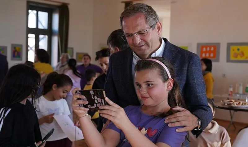 Ayvalık’ta Geleneksel Oyunlarla Dolu Renkli Bir Gün