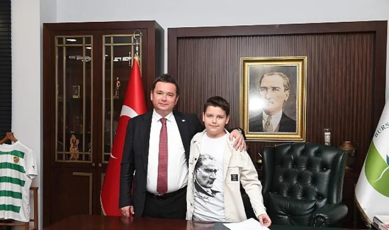 Başkan Aydın koltuğunu çocuklara devretti