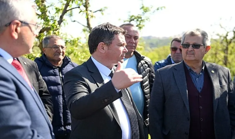 Başkan Aydın zirai don mağduru çiftçileri yalnız bırakmadı