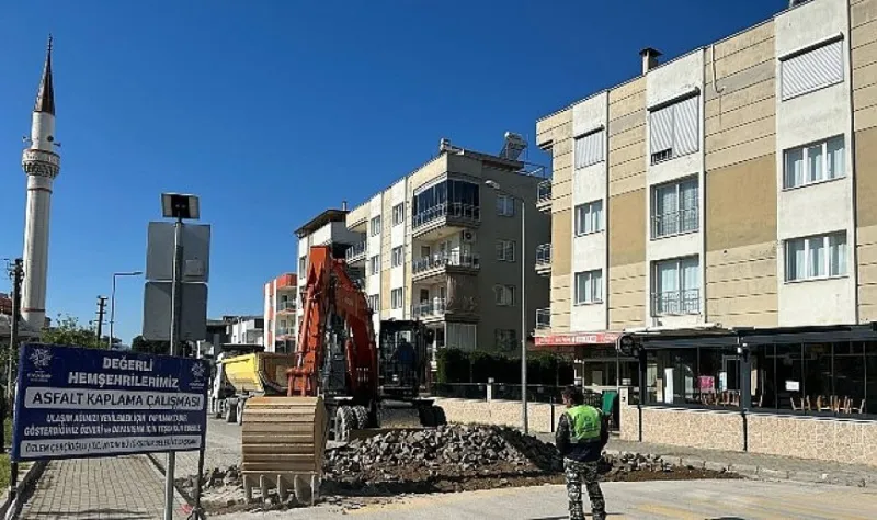 Başkan Çerçioğlu, Efeler’in yollarını yenilemeyi sürdürüyor