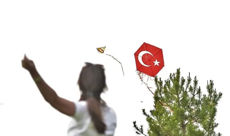Bornova’da gökyüzü çocukların renkleriyle şenlenecek