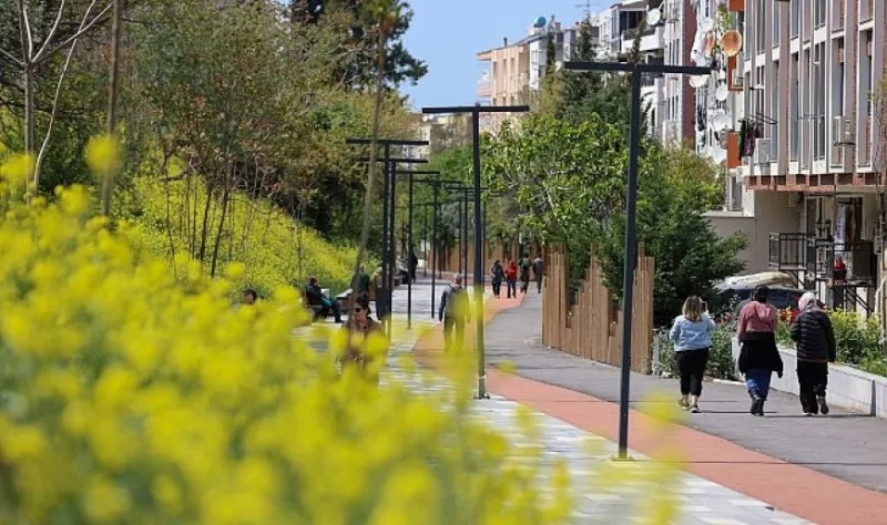 Buca’nın nostaljik demiryolu hattını günümüze taşıyan projede son viraj