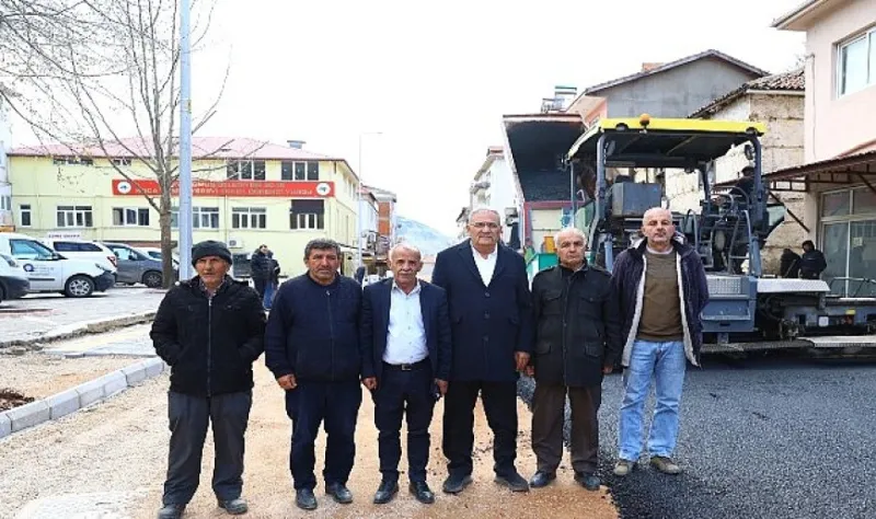 Büyükşehir Belediyesi’nden Gündoğmuş’a sıcak asfalt