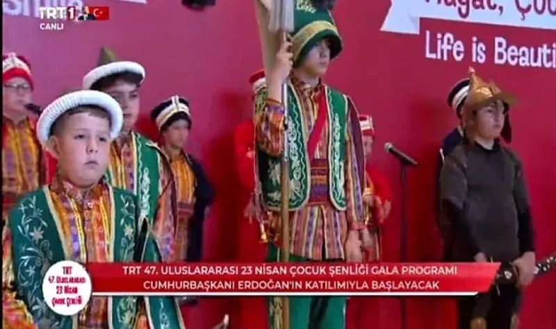 Cumhurbaşkanı Erdoğan Kartepe Belediyesi Çocuk Mehter Takımı’nı İlgiyle İzledi