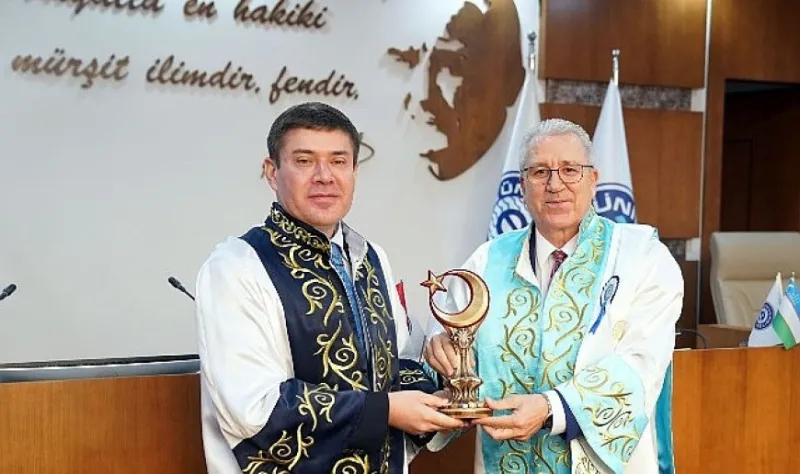 Ege Üniversitesi, Özbekistan Yükseköğretim Kurulu Başkanı Prof. Dr. Odil Abdurakhmanov’a ‘Fahri Doktora’ unvanı verdi