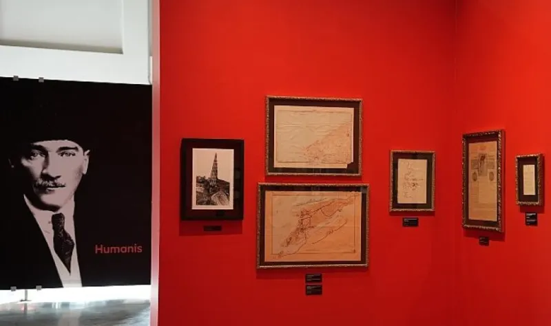“Karanlıkta Akan Bir Yıldız: Mustafa Kemal Atatürk” sergisi İstanbul’da açıldı