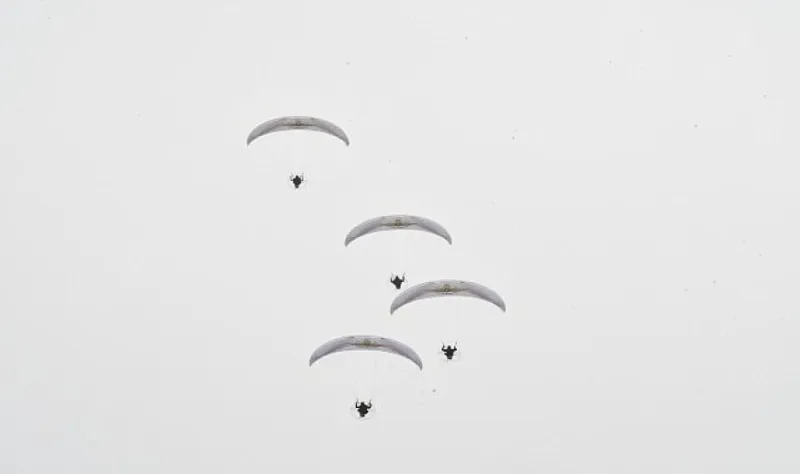 Katar Paramotor Milli Takımı’ndan Başkan Usta’ya Teşekkür Plaketi