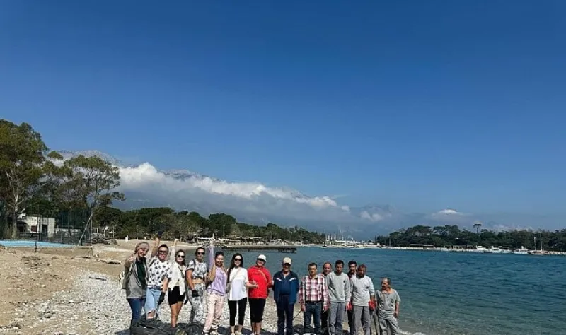 Kemer’de yabancı uyruklu kadınlardan temizlik faaliyeti