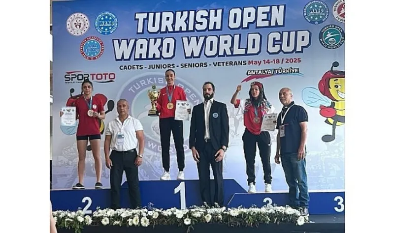Bayraklılı sporcu dünya şampiyonu oldu