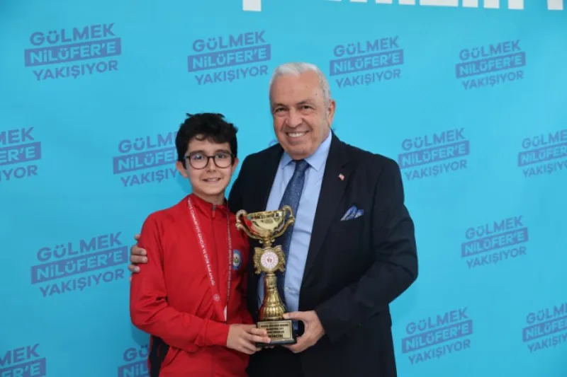 Bursa Nilüfer’in minik gururları Başkan Özdemir’le buluştu