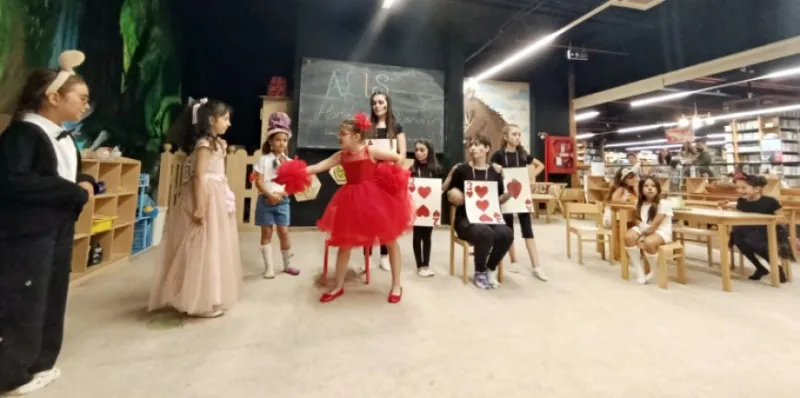 Bursalı çocuklardan ‘Alis Harikalar Diyarında’ya büyülü yorum