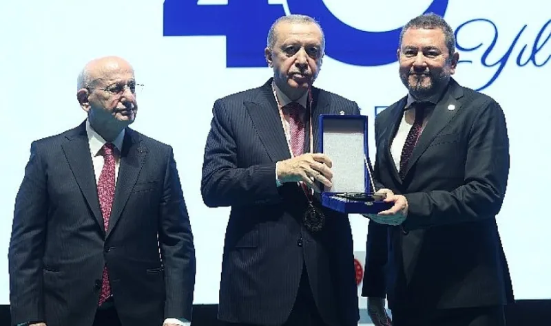Cumhurbaşkanı Erdoğan’dan Nazım Torbaoğlu’na Vefa Plaketi