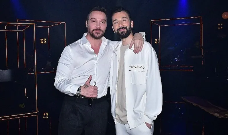 Sinan Akçıl’dan Eski Yarışmacısına Tam Destek 'O, Singapurlu Tarkan'