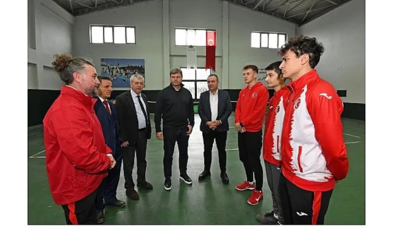 Ertuğrul Sağlam’dan Genç Sporculara İlham Veren Ziyaret
