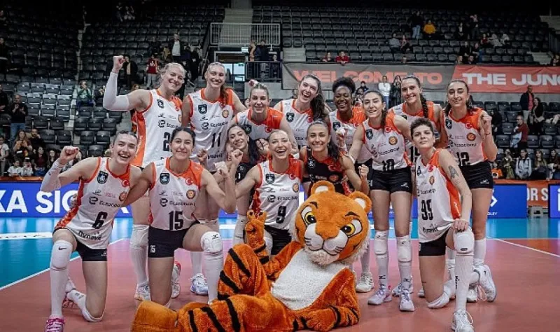 Eczacıbaşı Dynavit yarı finalde!