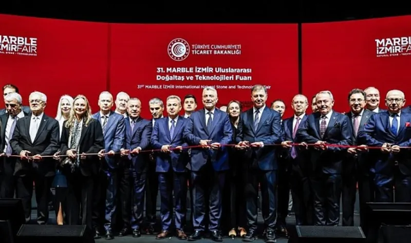 Doğal taşın kalbi İzmir’de atıyor
