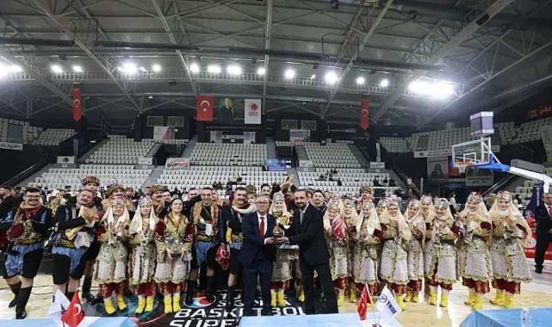 Halk Oyunları Yarışmasına Manisa Büyükşehir Belediyespor Damga Vurdu