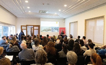 İzmir’in dünü bugünü yarını konuşuldu