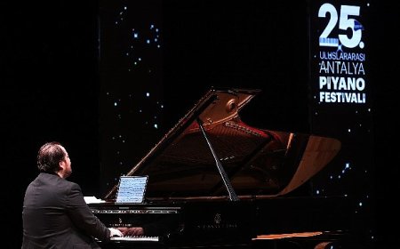 Gökhan Aybulus Antalyalıları büyüledi