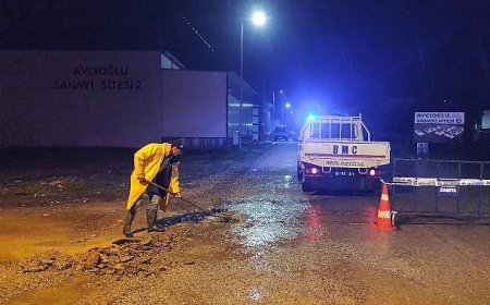 Edremit Belediyesi yağışlara karşı 7/24 çalışıyor