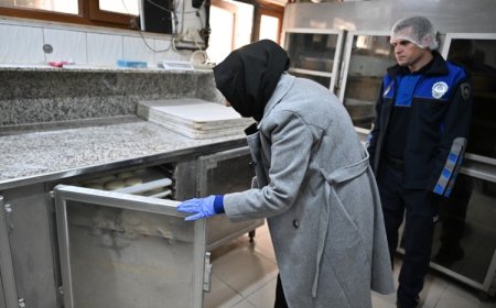 Manisa’da 150 kilo pişmiş tavuk eti ele geçirildi! İşletme mühürlendi