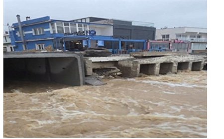 Karaburun, Çeşme ve Foça’da etkili olan yağışlar için ekipler seferber oldu