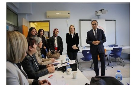 Hayat Boyu Öğrenmede Yeni Yol Haritası: İzmir’de Vizyoner Çalıştay Gerçekleştirildi