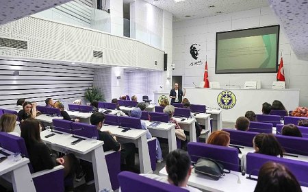 Buca Belediyesi’nden anlamlı adım: Çalışanlarına otizm farkındalık eğitimi verdi