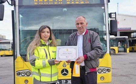 İETT Kaptanından Öğretmenler Günü’ne Duygusal Jest