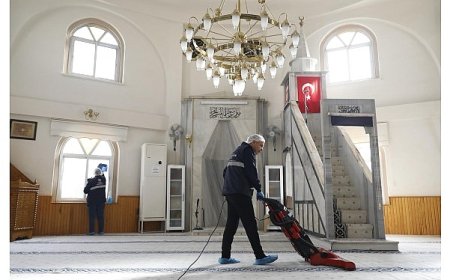 Aydın Büyükşehir Belediyesi Camilerde Temizlik Çalışmalarını Sürdürüyor