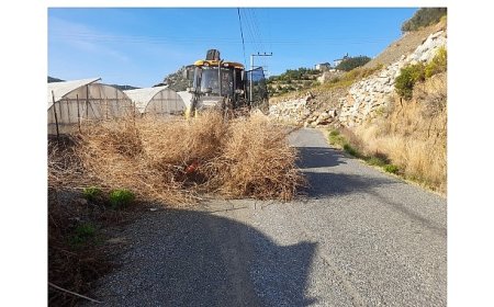 Alanya’da yol bakım mesaisi devam ediyor