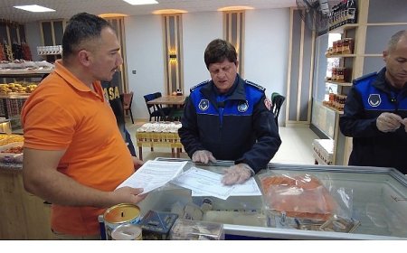 Çumra’da Pastanelere Sıkı Denetim: Halk Sağlığı İçin Kontroller Devam Ediyor