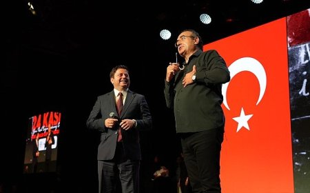 Kadıköy’de Öğretmenler Günü Sunay Akın Gösterisiyle Kutlandı