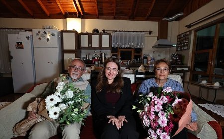 Başkan Vekili Özdemir’den Öğretmenler Günü’nde anlamlı ziyaret