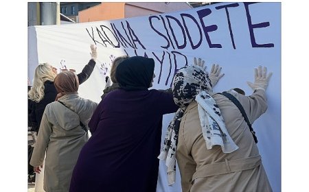 Gölcük’te Kadına Şiddete Karşı Farkındalık Etkinliği