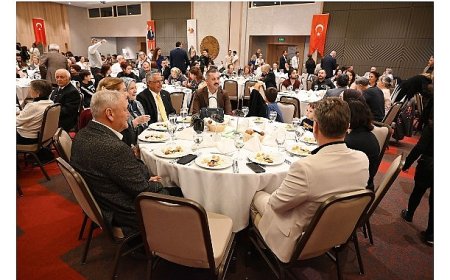 Başkan Topaloğlu öğretmenlerle yemekte bir araya geldi